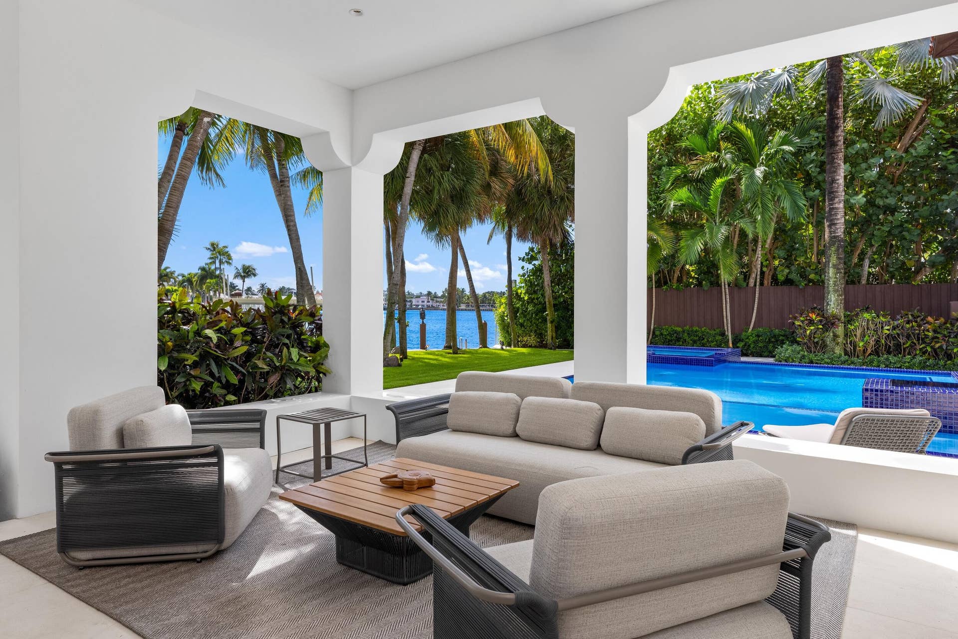 Outdoor Lounge