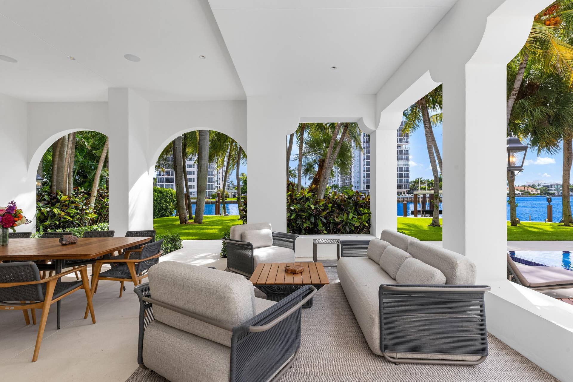 Outdoor Lounge