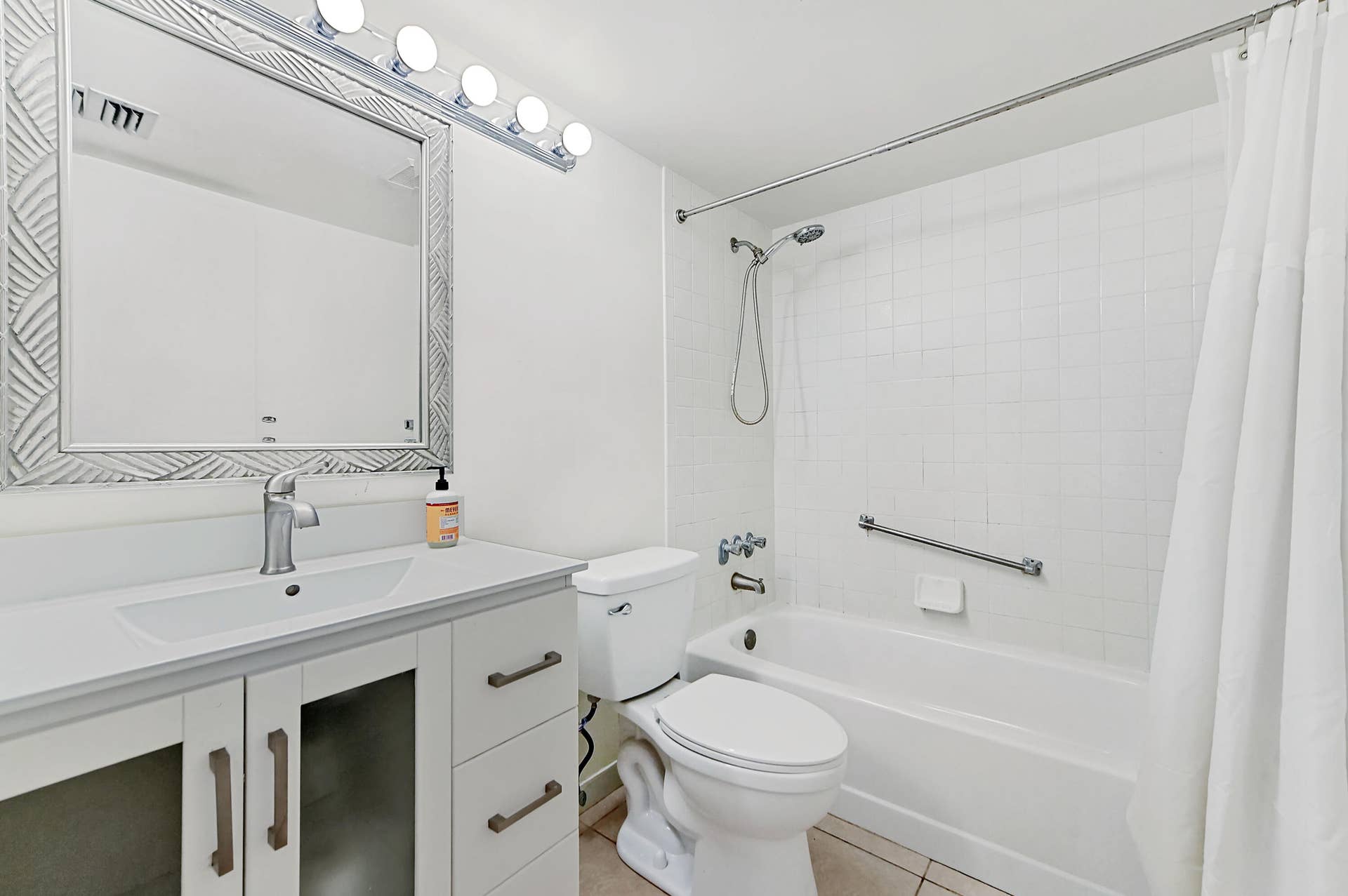 1005 Green Pine Boulevard, #C2, West Palm Beach, FL 33409 16 Bathroom 01