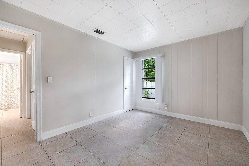 Bedroom #1