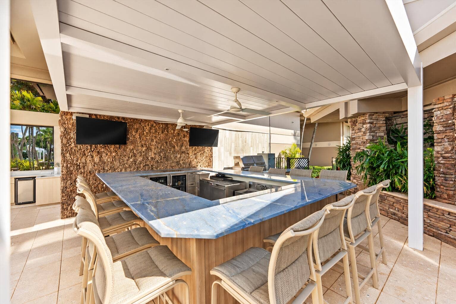 10423 Stonebridge Boulevard, Boca Raton, FL 33498 47-community-outdoor-bar