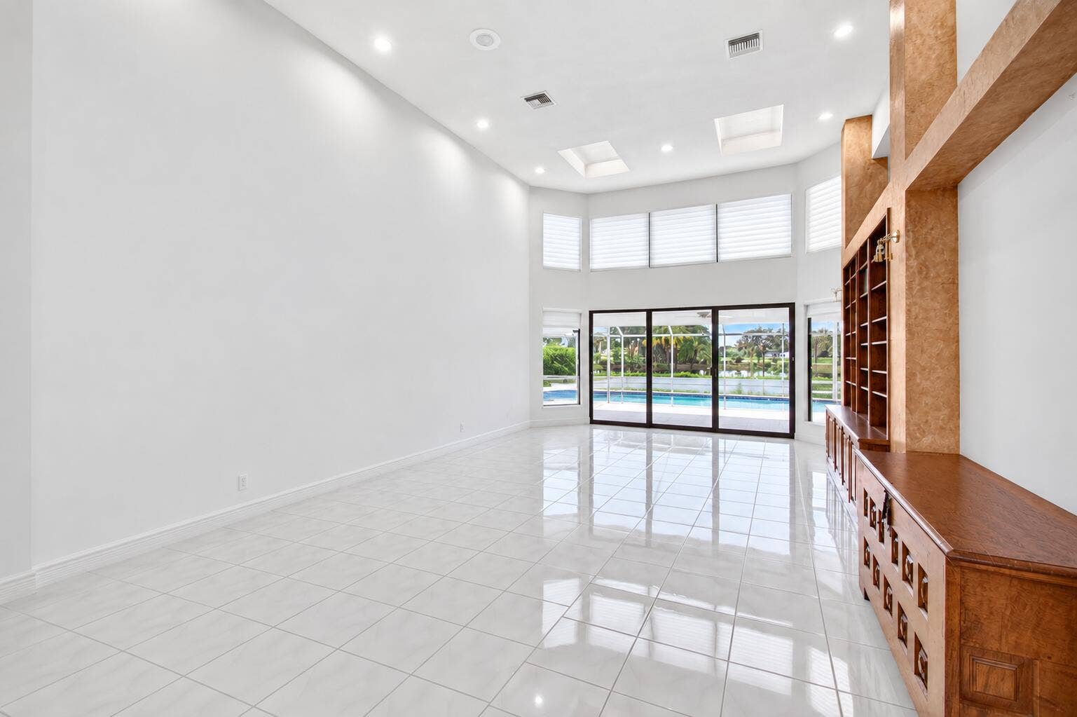 10423 Stonebridge Boulevard, Boca Raton, FL 33498 39-main-living-alternate
