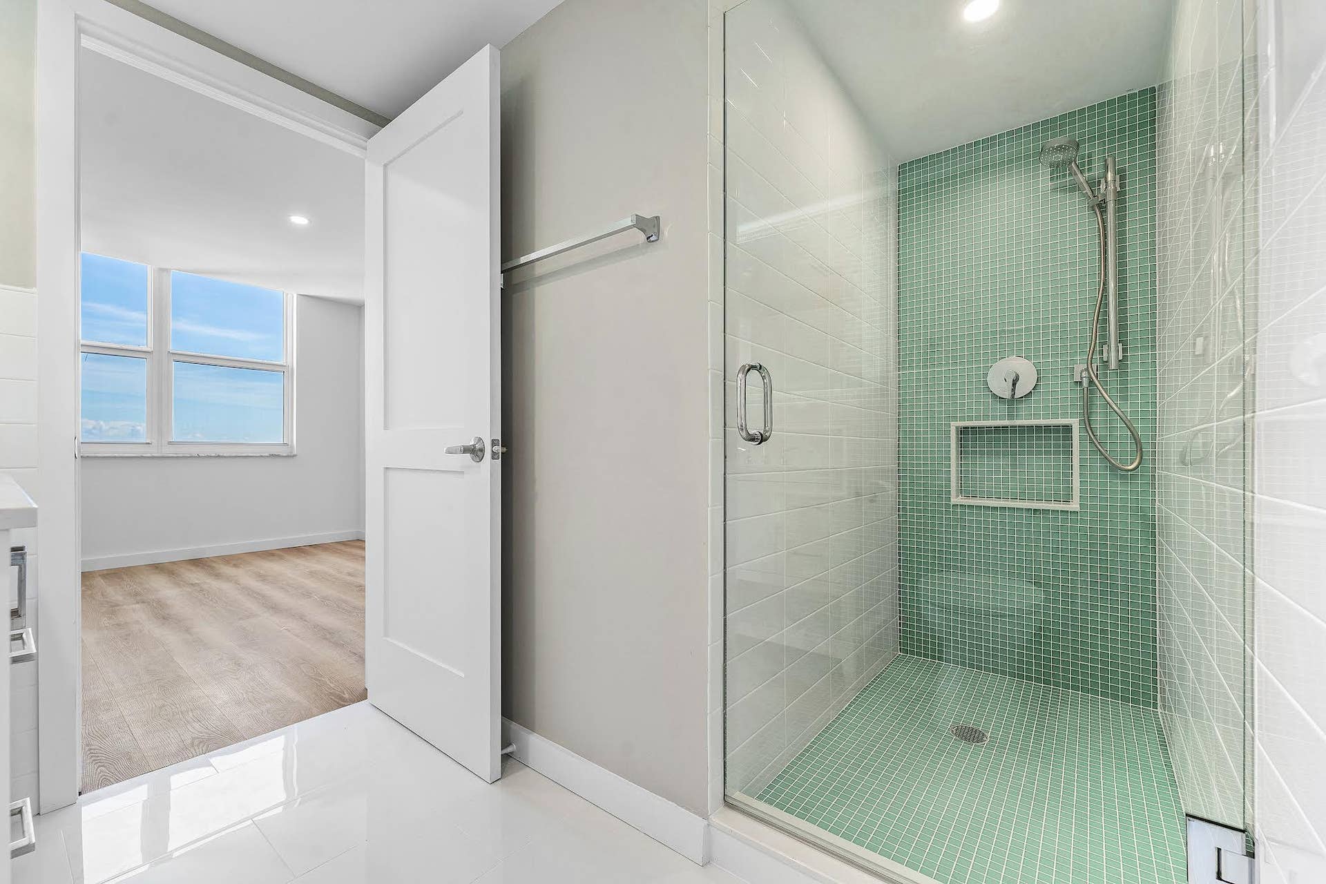 1701 S Flagler Drive, #1205, West Palm Beach, FL 33401 bathroom
