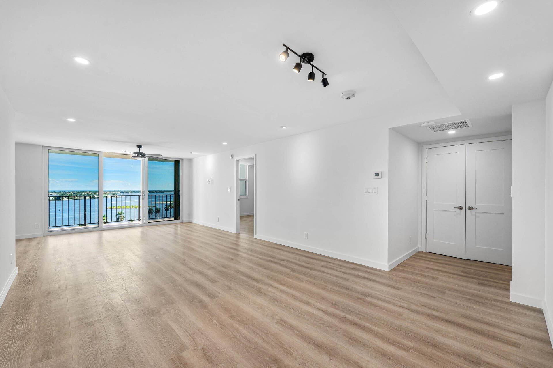 1701 S Flagler Drive, #1205, West Palm Beach, FL 33401 004-1701SouthFlaglerDrive-Unit1205-WestP
