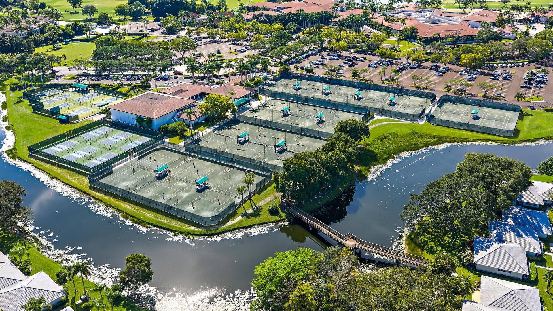 370 Prestwick Circle, #2, Palm Beach Gardens, FL 33418 370 Prestwick Cir apt 2-27