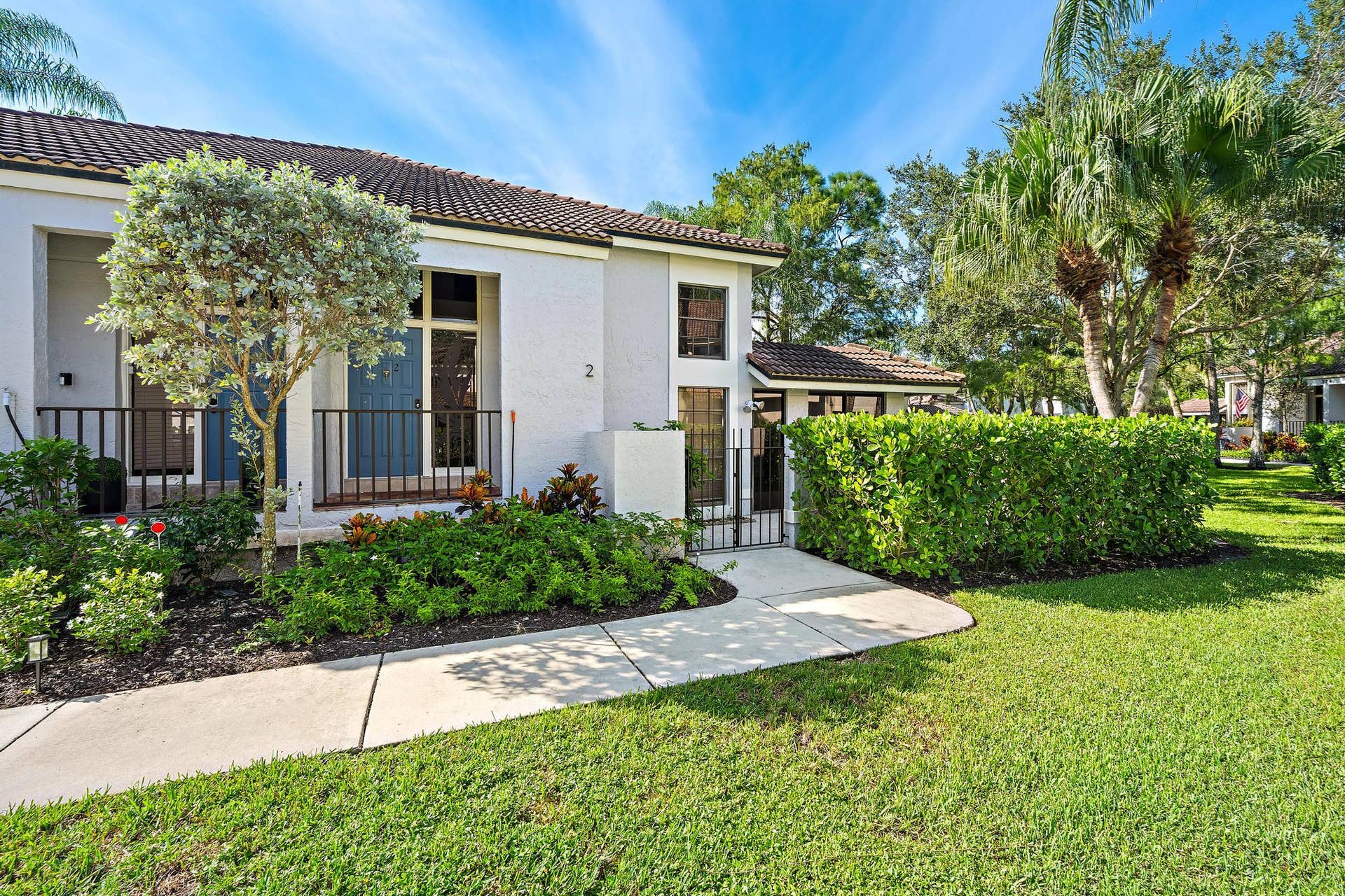 370 Prestwick Circle, #2, Palm Beach Gardens, FL 33418 370 Prestwick Cir apt 2-2