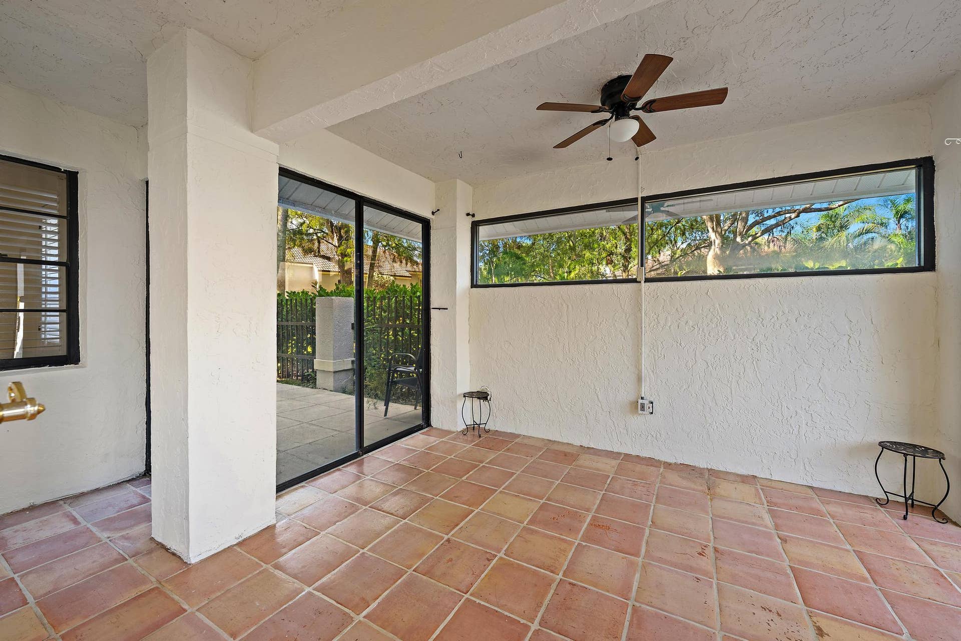 370 Prestwick Circle, #2, Palm Beach Gardens, FL 33418 370 Prestwick Cir apt 2-13