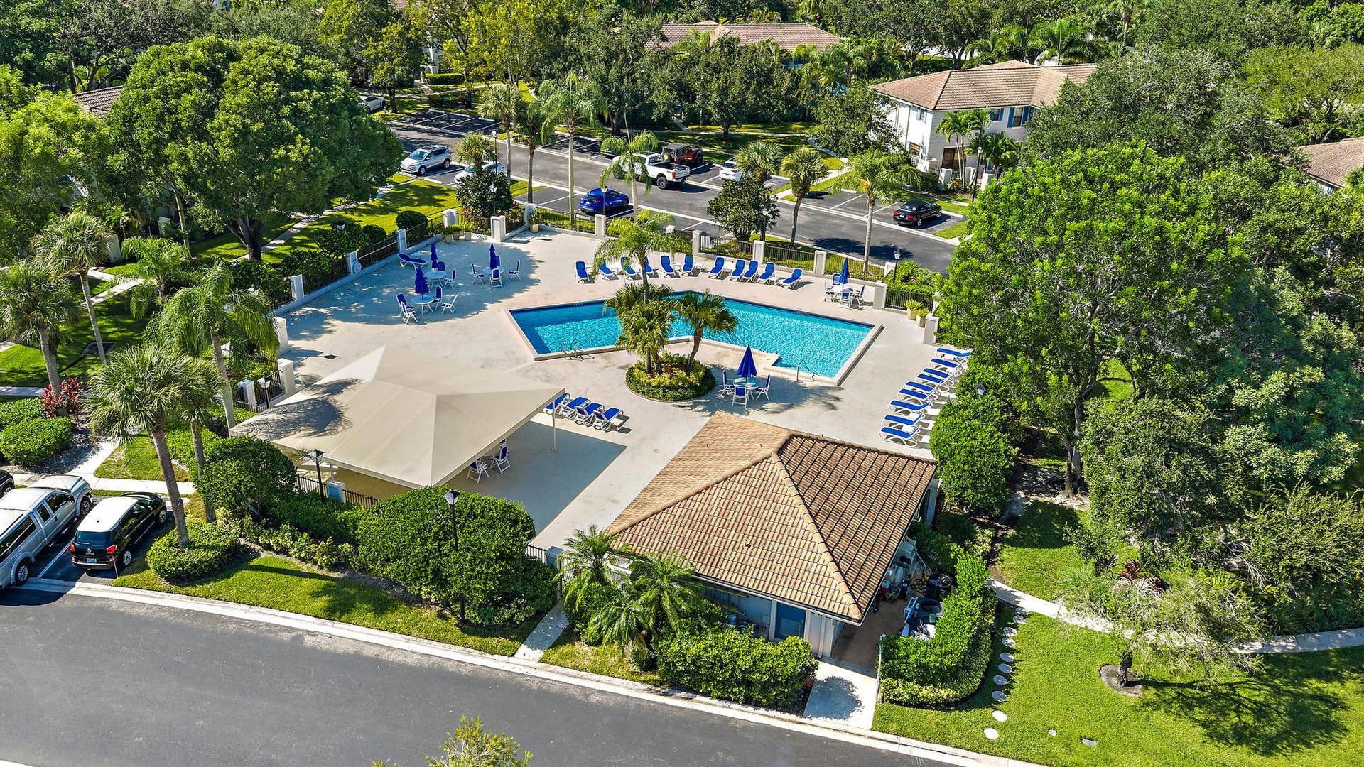 370 Prestwick Circle, #2, Palm Beach Gardens, FL 33418 370 Prestwick Cir apt 2-24