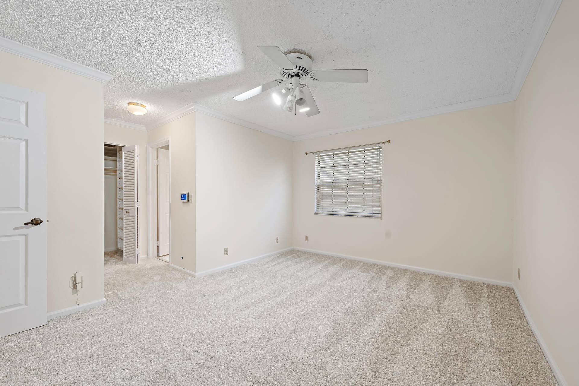 370 Prestwick Circle, #2, Palm Beach Gardens, FL 33418 370 Prestwick Cir apt 2-19