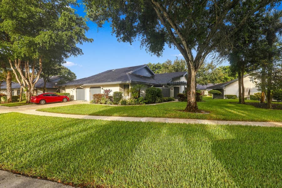 Property photo for 5086 Pine Drive, Boynton Beach, FL