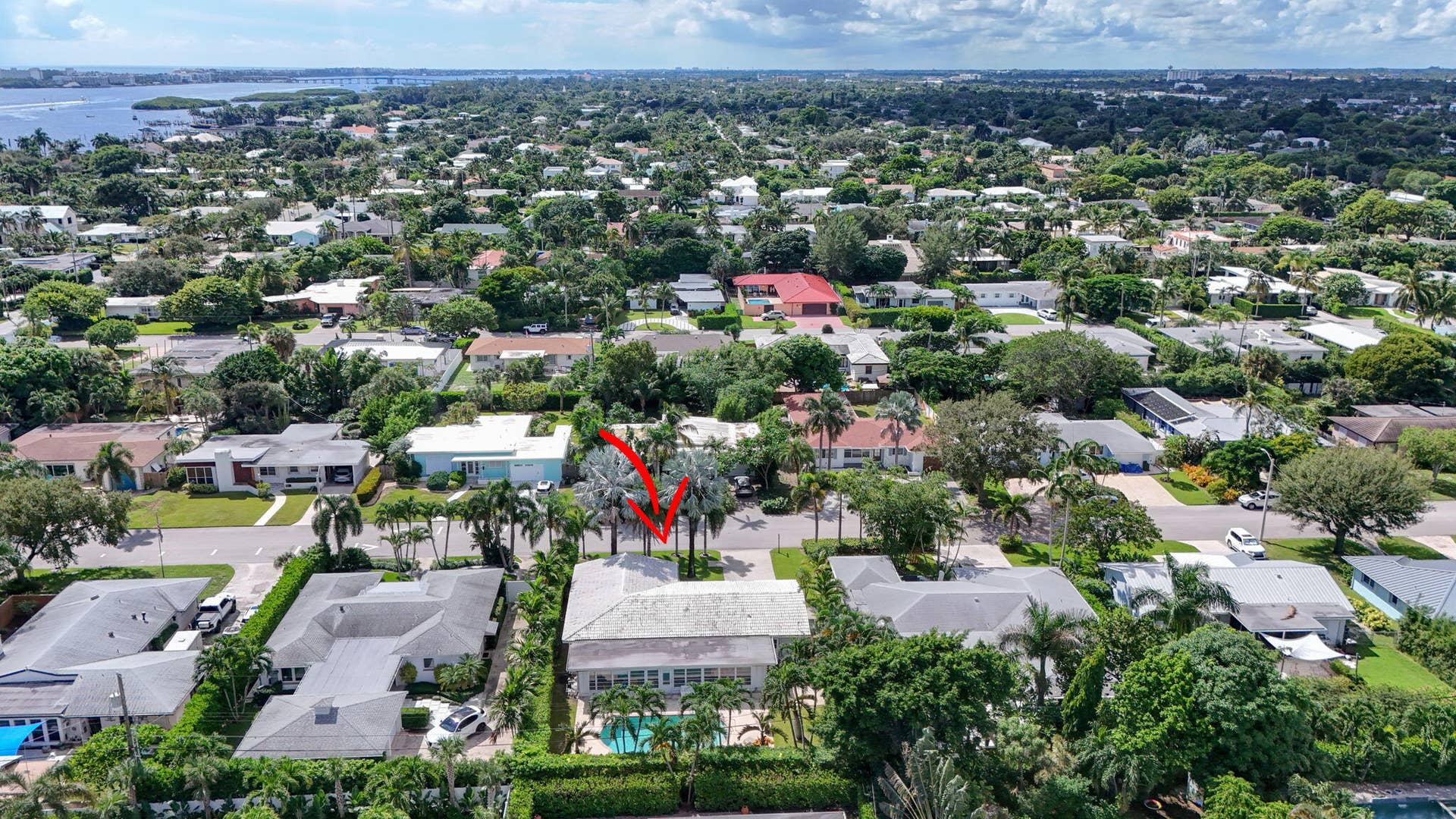 128 VASSAR Drive, Lake Worth Beach, FL 33460 73-web-or-mls-DJI_20261007235117_0342_D-