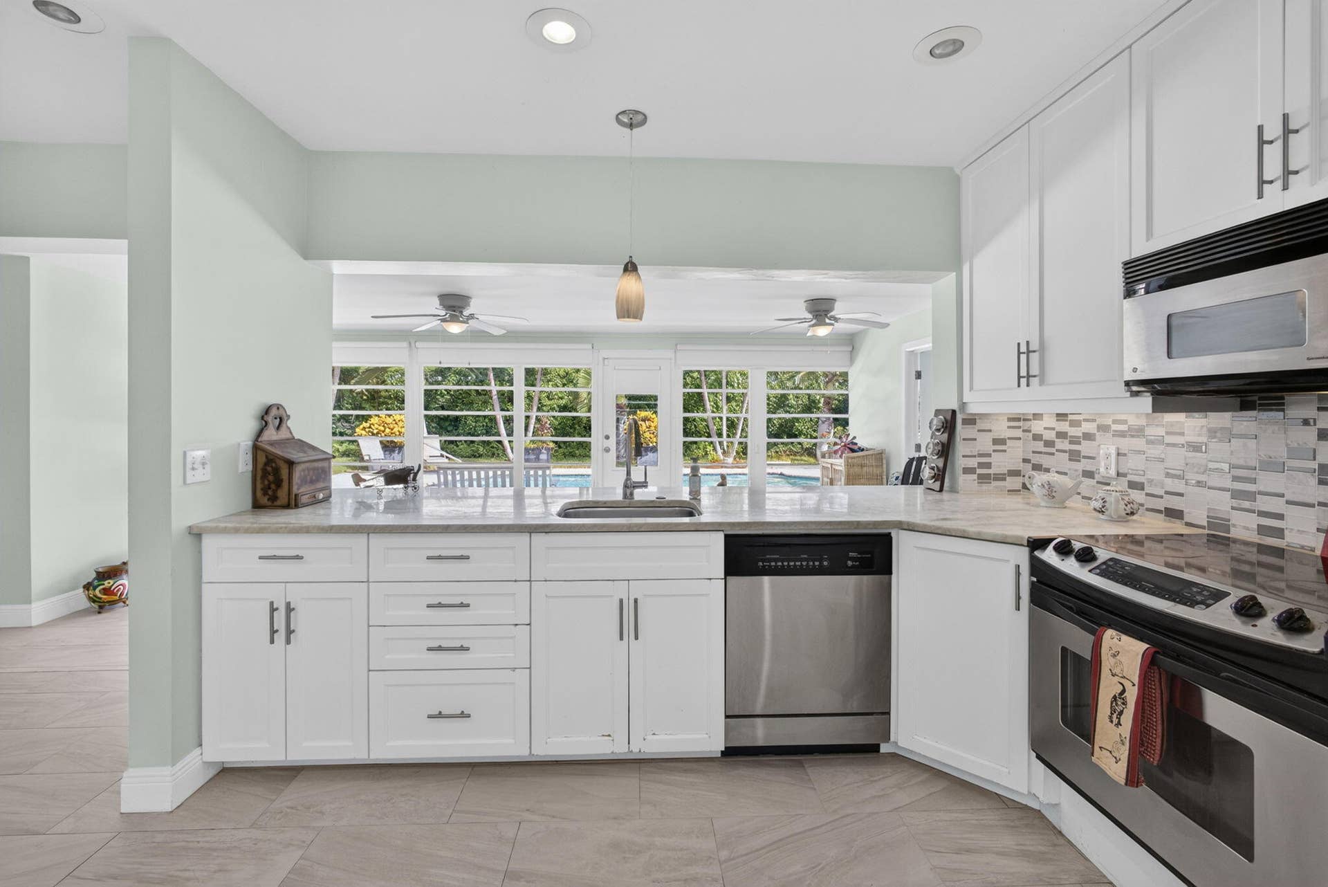 128 VASSAR Drive, Lake Worth Beach, FL 33460 22-web-or-mls-5D1A5649