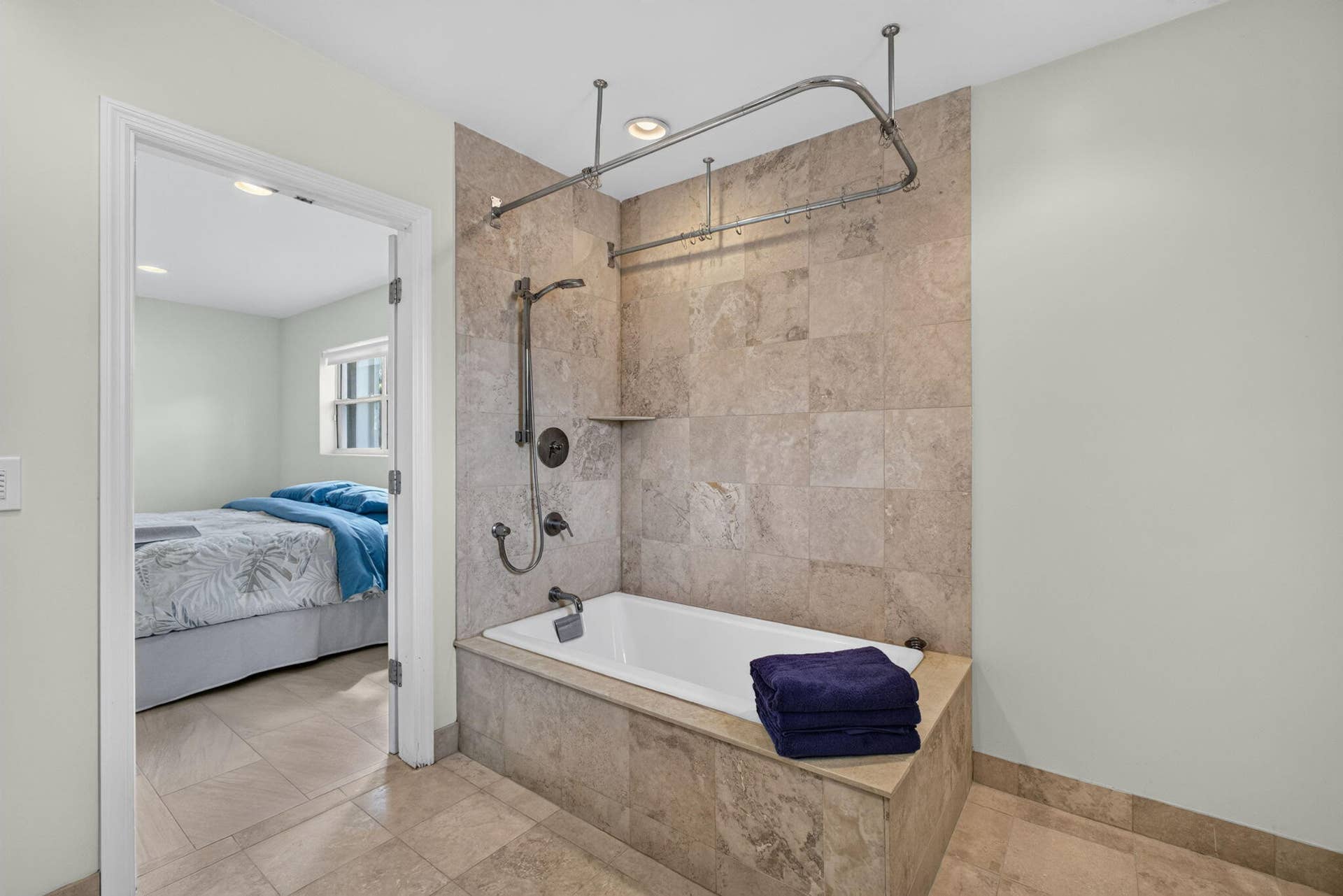 128 VASSAR Drive, Lake Worth Beach, FL 33460 51-web-or-mls-5D1A5789
