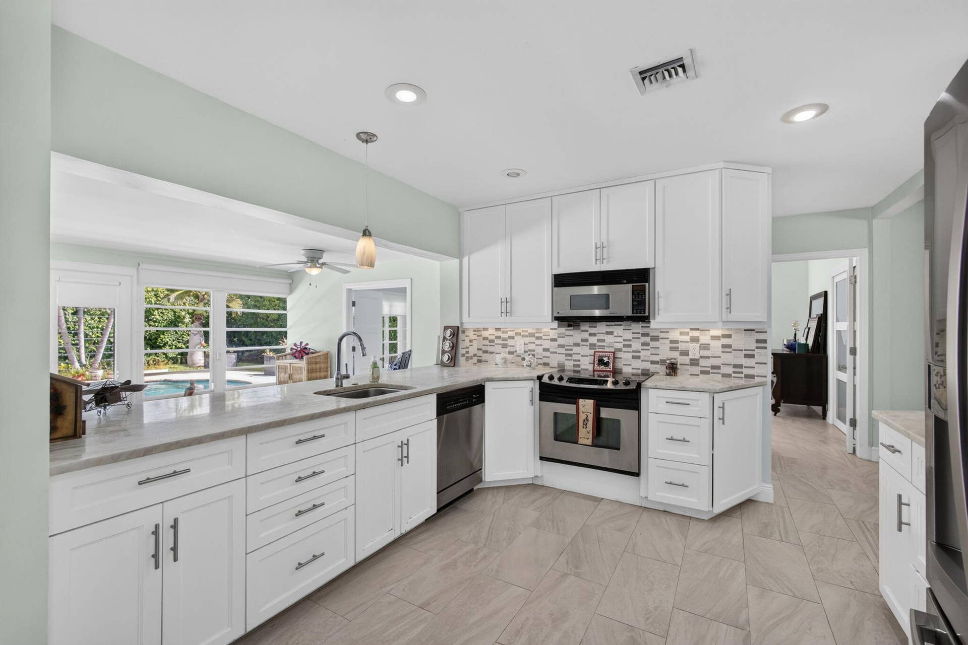 128 VASSAR Drive, Lake Worth Beach, FL 33460 21-web-or-mls-5D1A5644