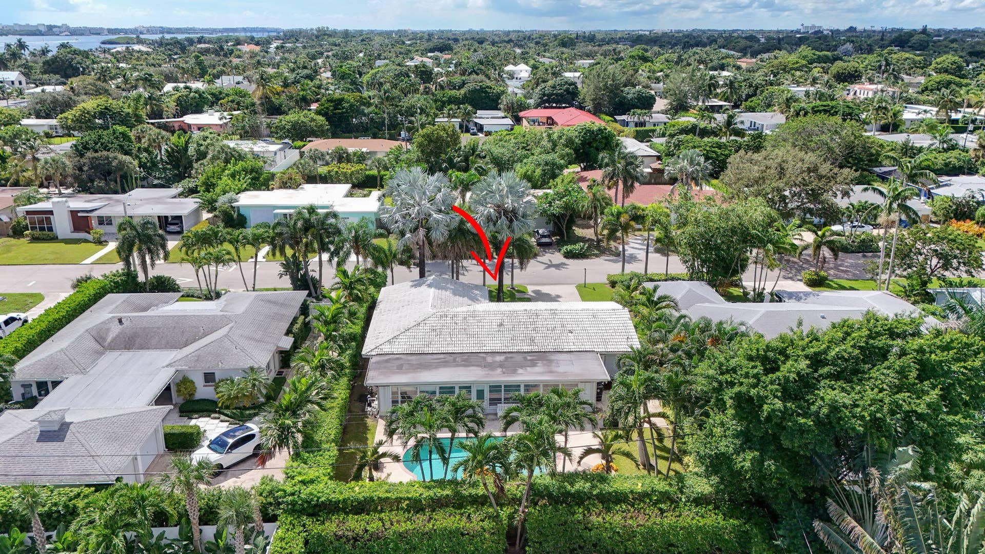 128 VASSAR Drive, Lake Worth Beach, FL 33460 74-web-or-mls-DJI_20261007235124_0345_D-