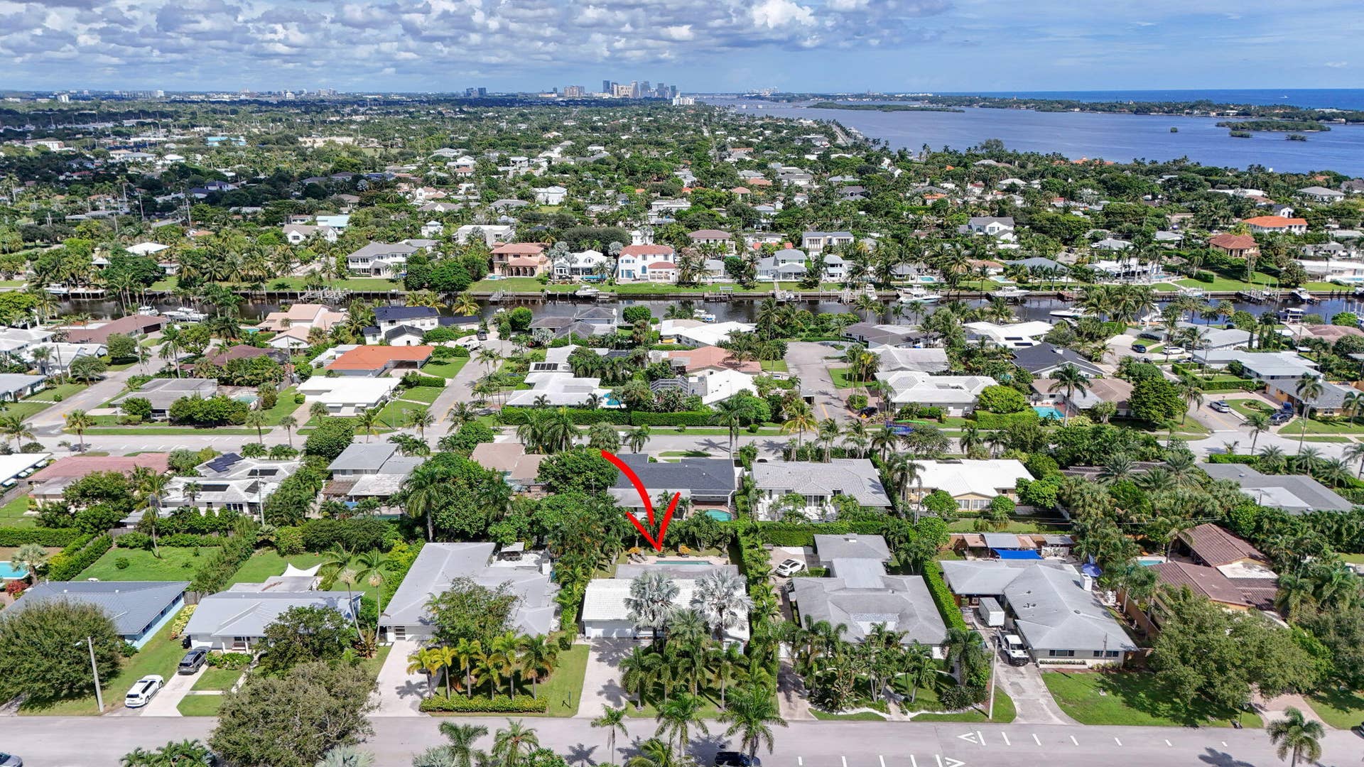 128 VASSAR Drive, Lake Worth Beach, FL 33460 67-web-or-mls-DJI_20261007235012_0324_D-