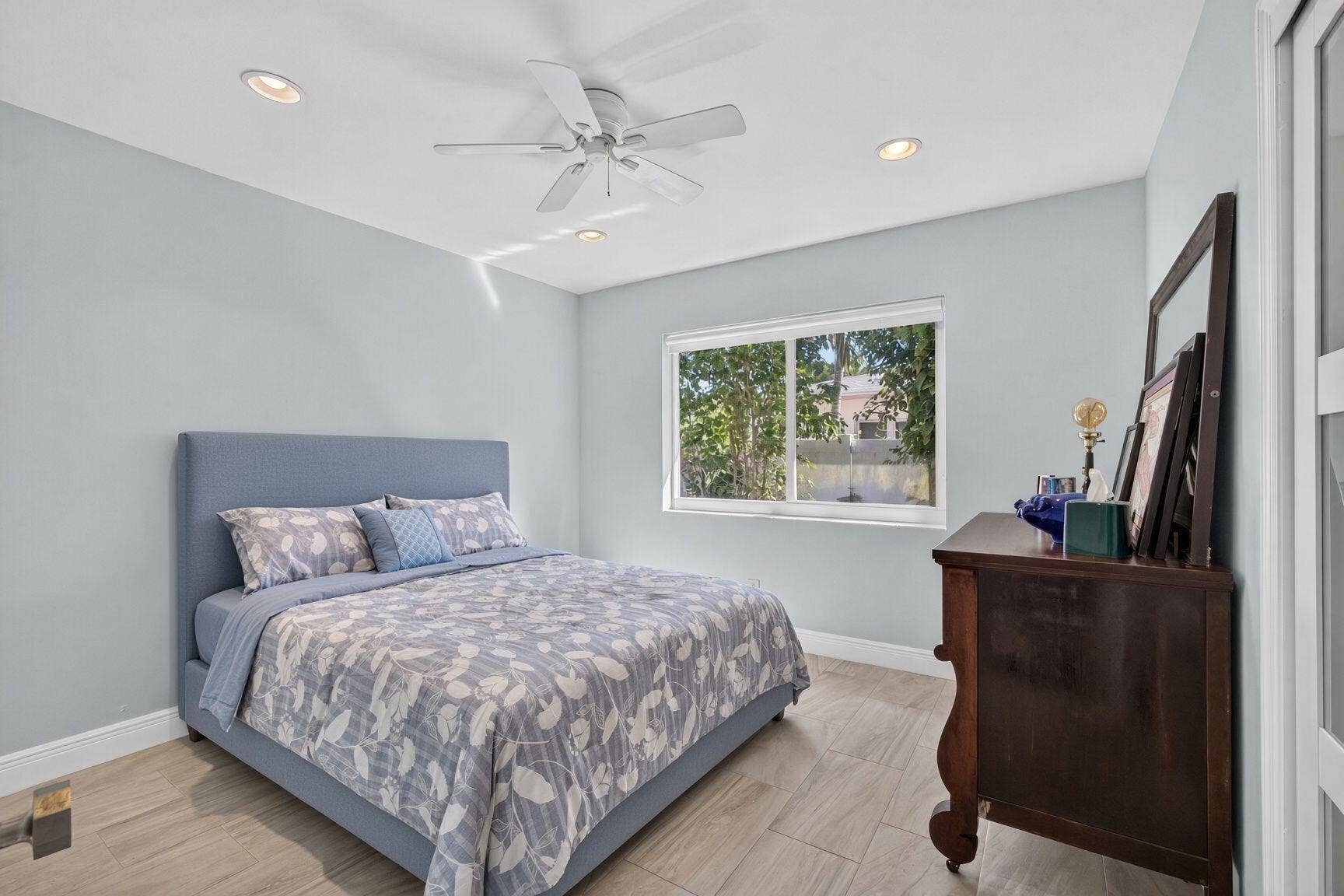 128 VASSAR Drive, Lake Worth Beach, FL 33460 40-web-or-mls-AMWOR