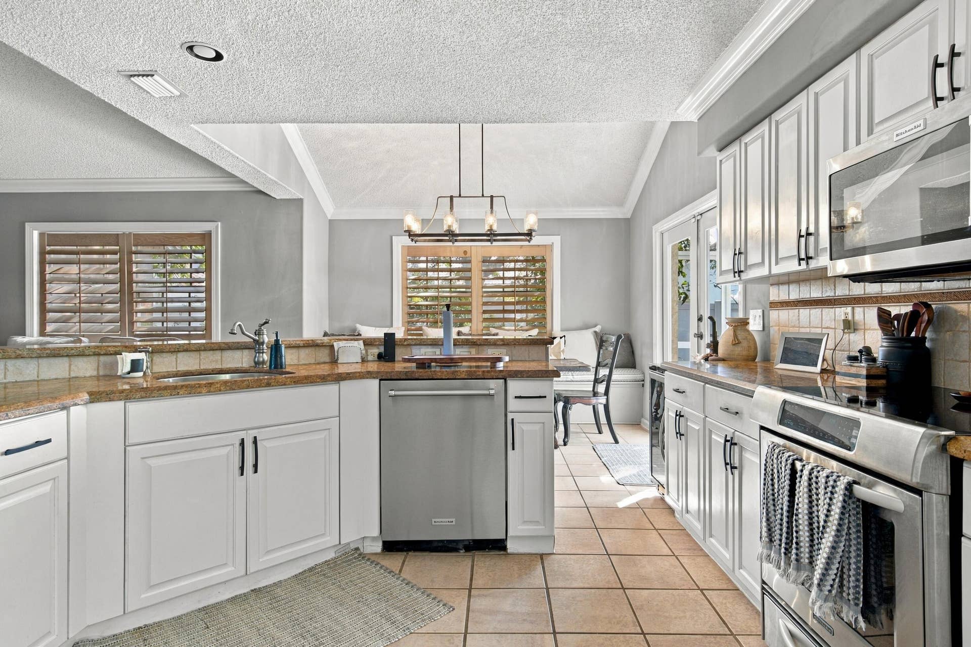 20104 NW 9TH Drive, Pembroke Pines, FL 33029 16-print-IMG_9268