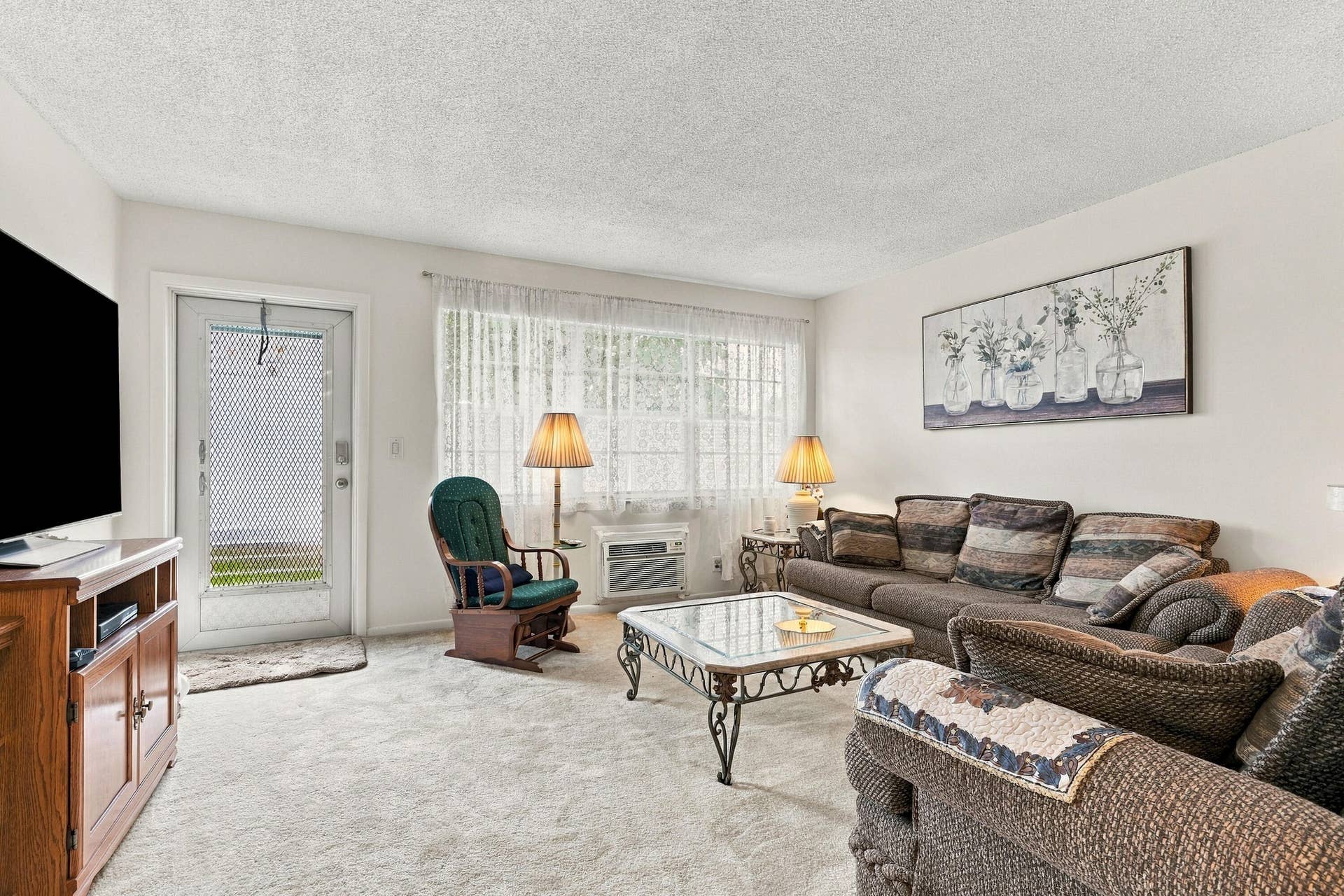 85 KINGSWOOD E, West Palm Beach, FL 33417 04_dsc06341_with_tv