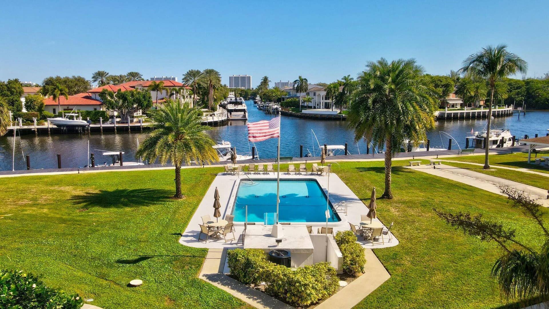 330 N Federal Highway, #211, Deerfield Beach, FL 33441 Pool