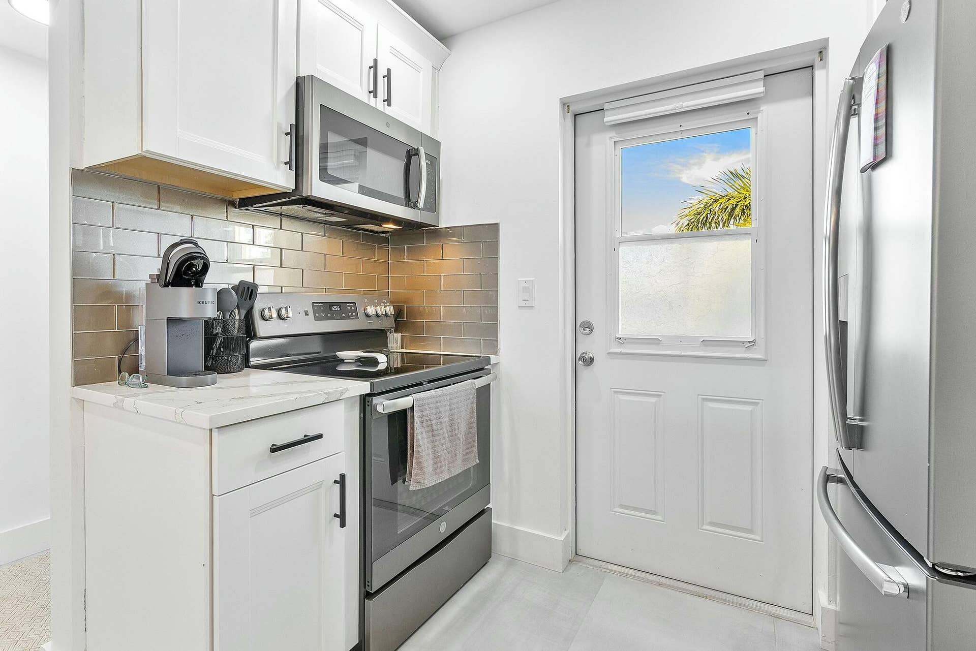 330 N Federal Highway, #211, Deerfield Beach, FL 33441 Kitchen