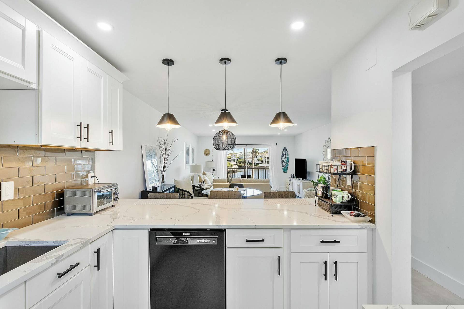 330 N Federal Highway, #211, Deerfield Beach, FL 33441 Kitchen