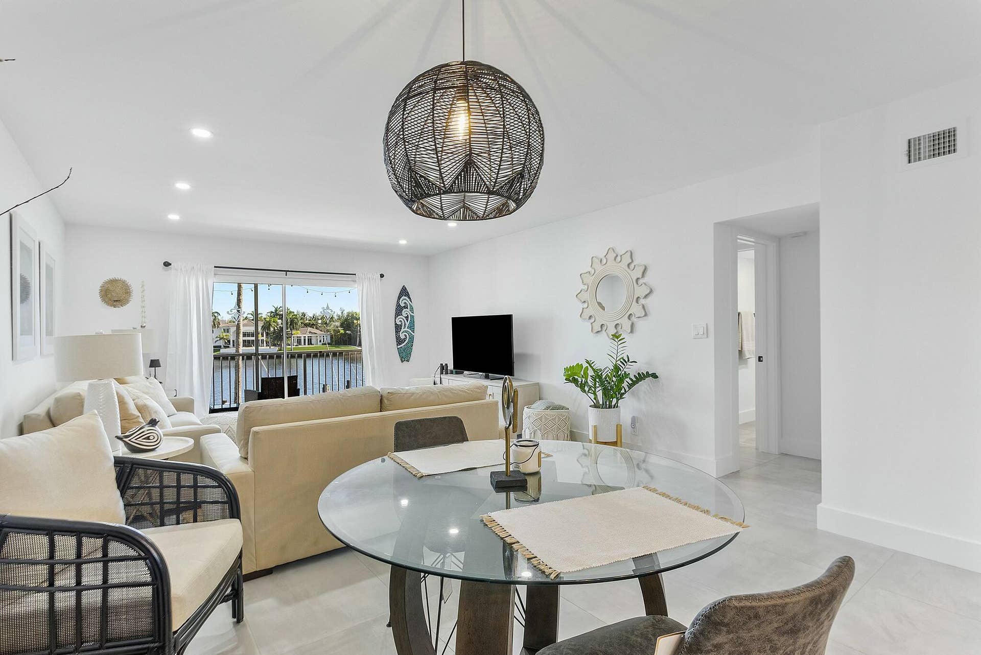 330 N Federal Highway, #211, Deerfield Beach, FL 33441 Dining Room