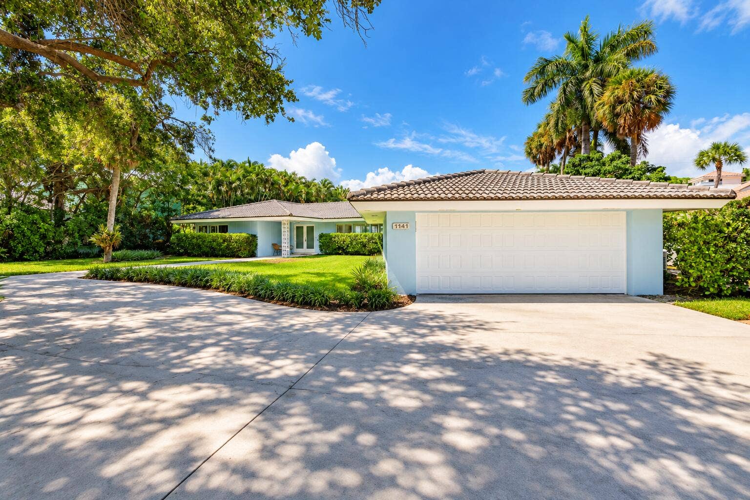 1141 BANYAN Road, Boca Raton, FL 33432 4