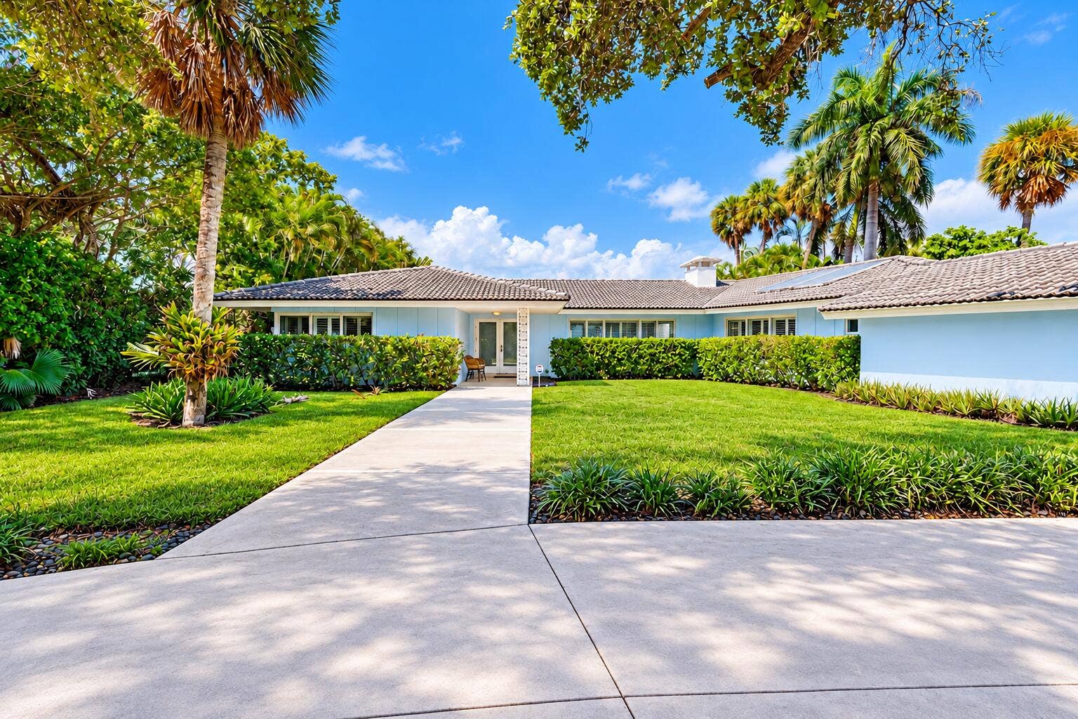 1141 BANYAN Road, Boca Raton, FL 33432 2