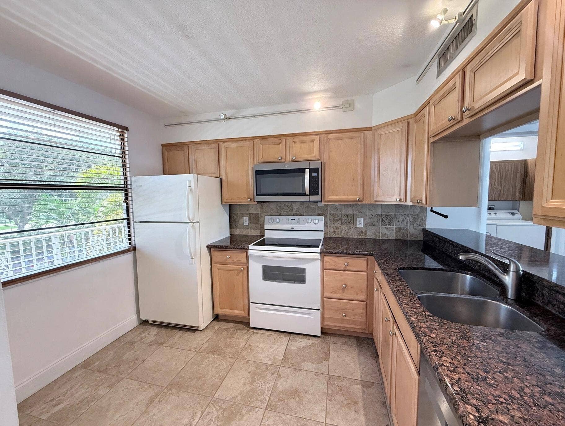 04-kitchen
