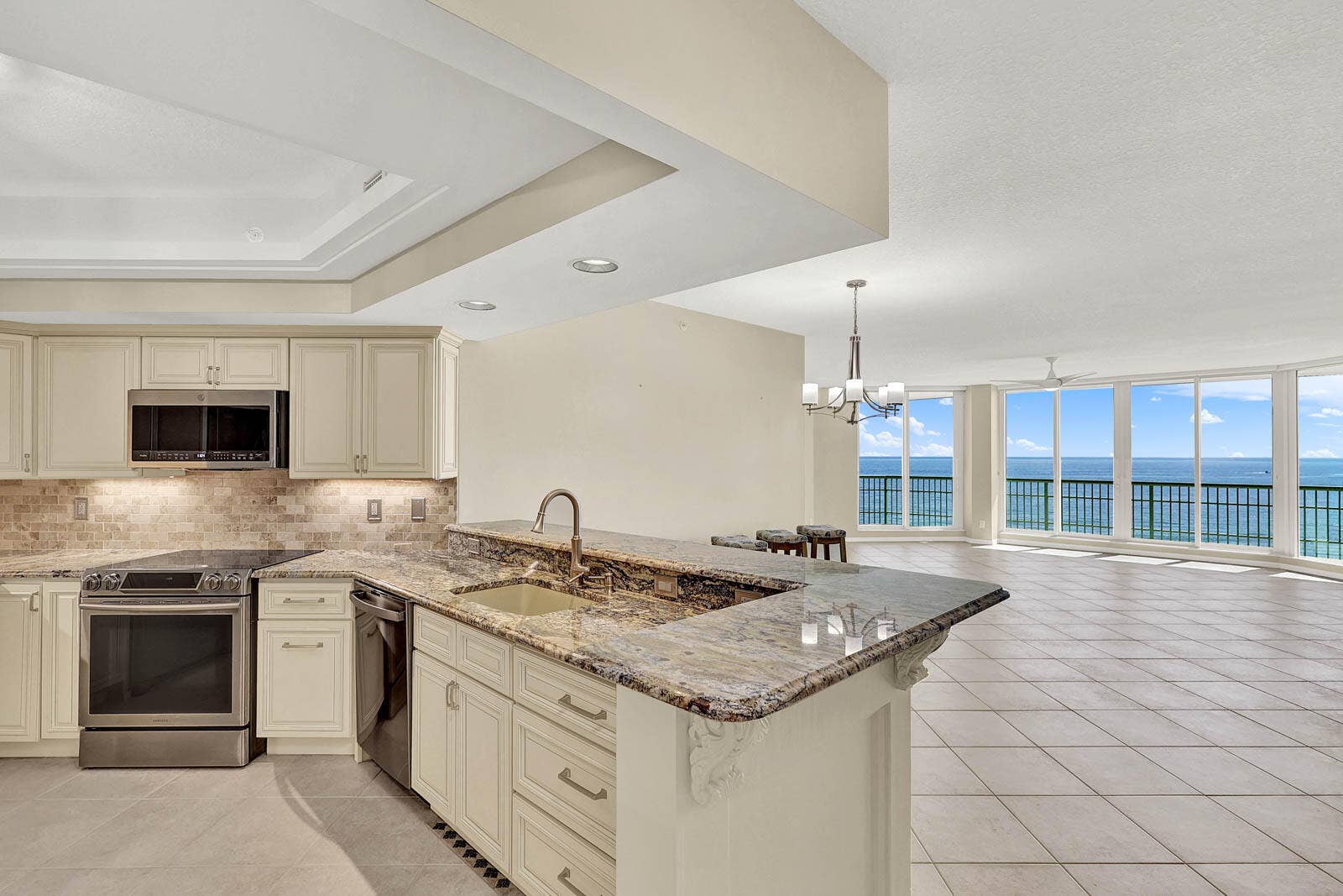 8600 S OCEAN Drive, #1105, Jensen Beach, FL 34957 1105_Regency-6