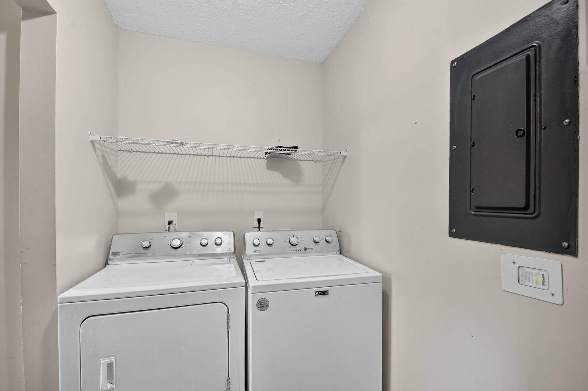 5015 N FLAGLER Drive, West Palm Beach, FL 33407 Each unit has it's own Laundry