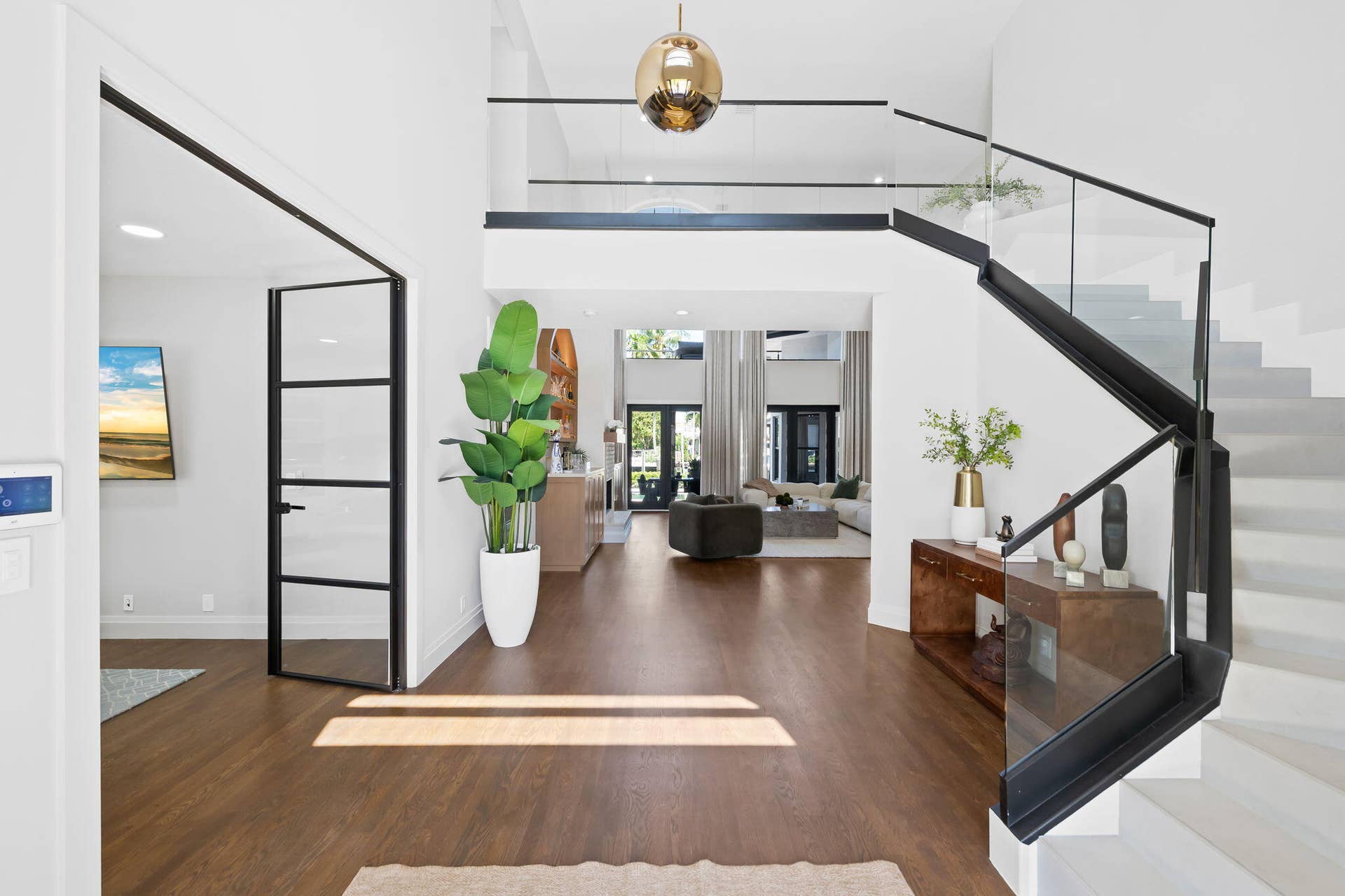 2525 SEA ISLAND Drive, Fort Lauderdale, FL 33301 entry way