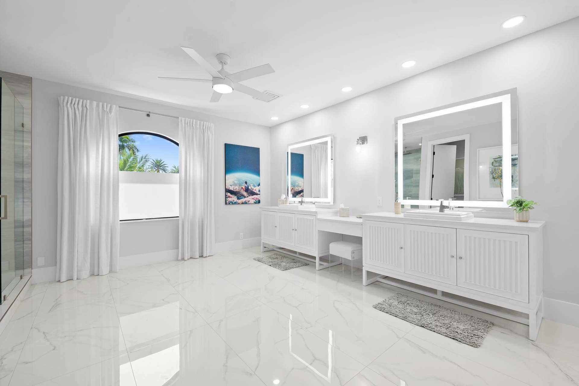 2525 SEA ISLAND Drive, Fort Lauderdale, FL 33301 primary bath