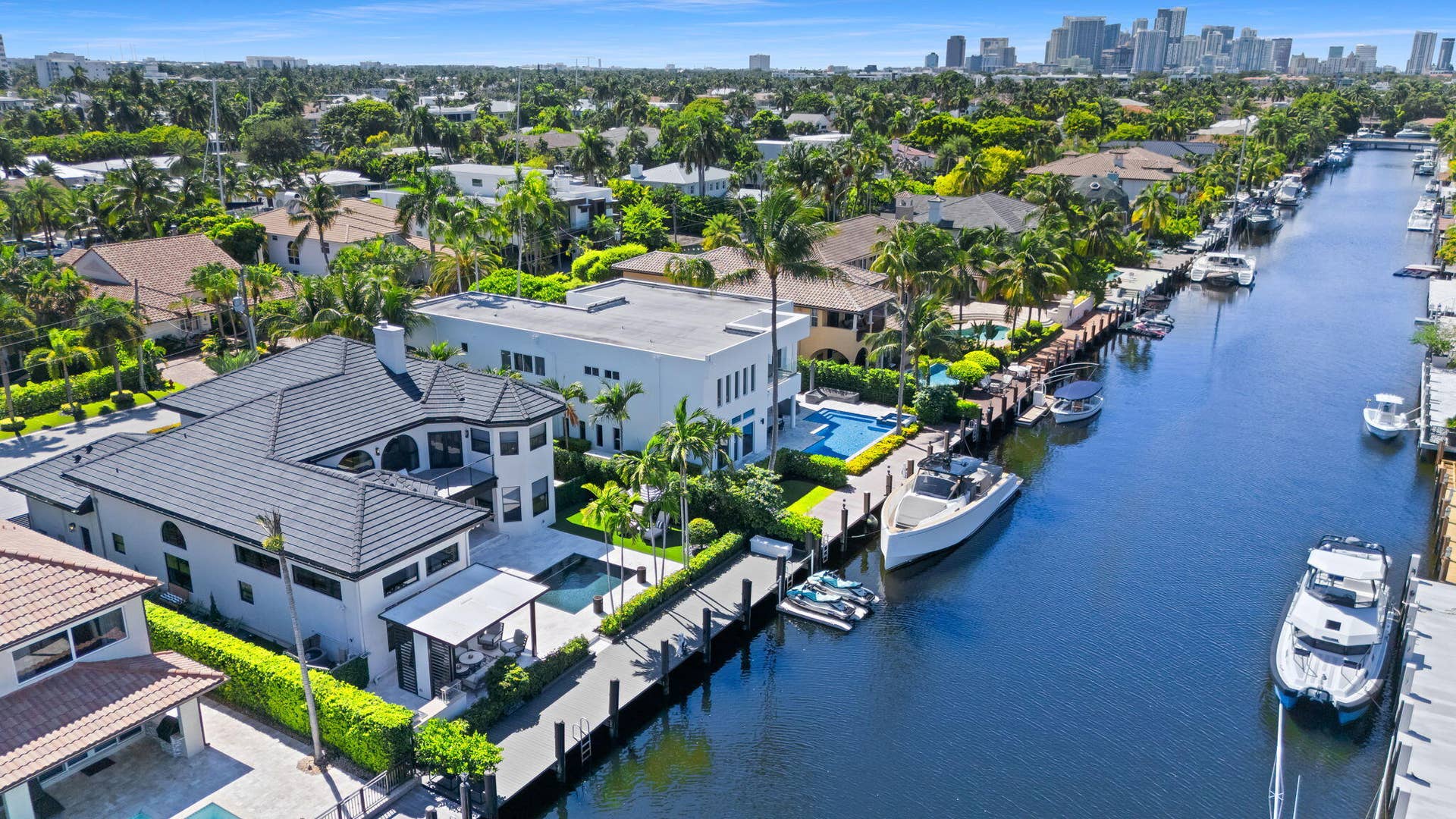 2525 SEA ISLAND Drive, Fort Lauderdale, FL 33301 7-web-or-mls-DJI_20261005135032_0607_D