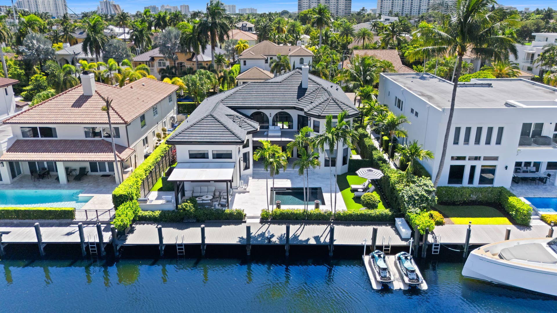 2525 SEA ISLAND Drive, Fort Lauderdale, FL 33301 5-web-or-mls-DJI_20261005134944_0598_D