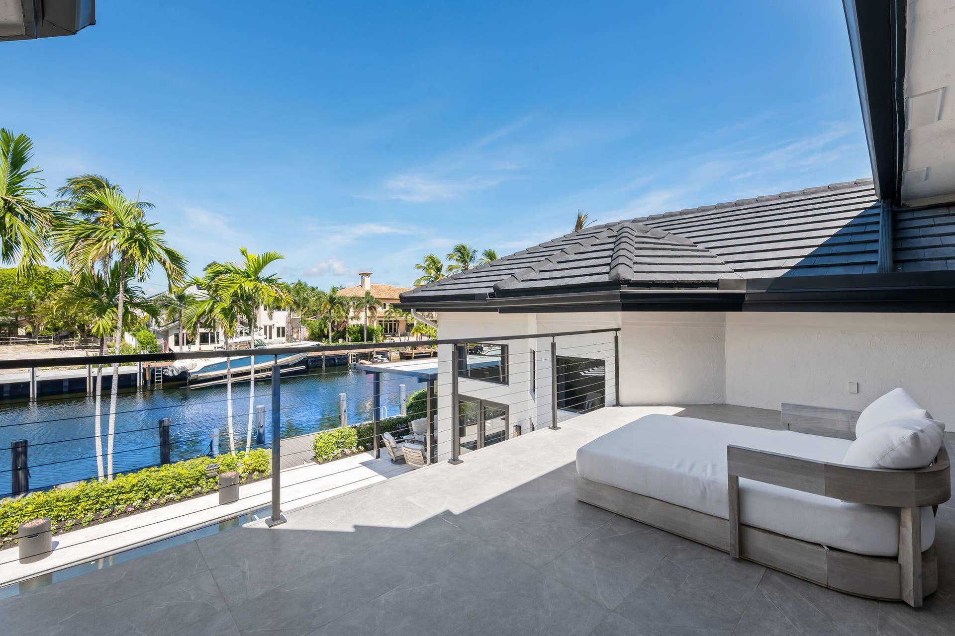 2525 SEA ISLAND Drive, Fort Lauderdale, FL 33301 primary suite balcony