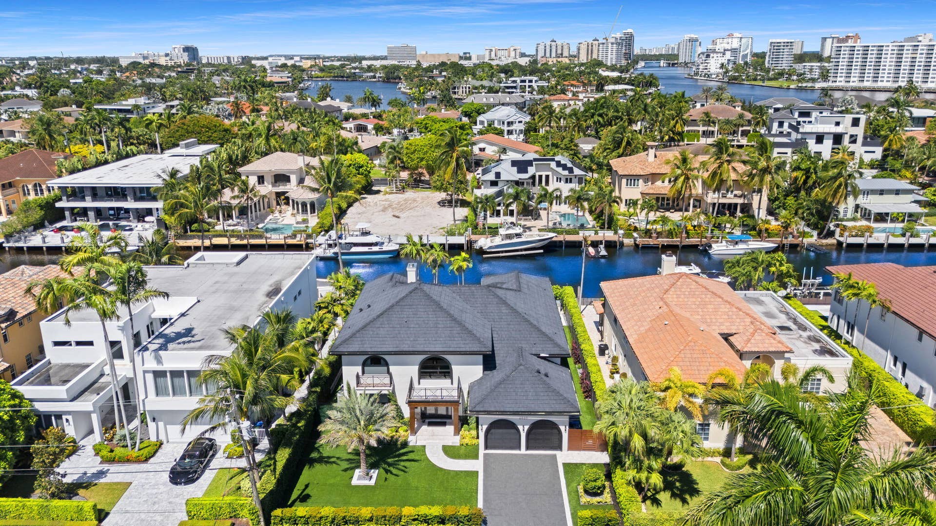 2525 SEA ISLAND Drive, Fort Lauderdale, FL 33301 1-web-or-mls-DJI_20261005134734_0574_D