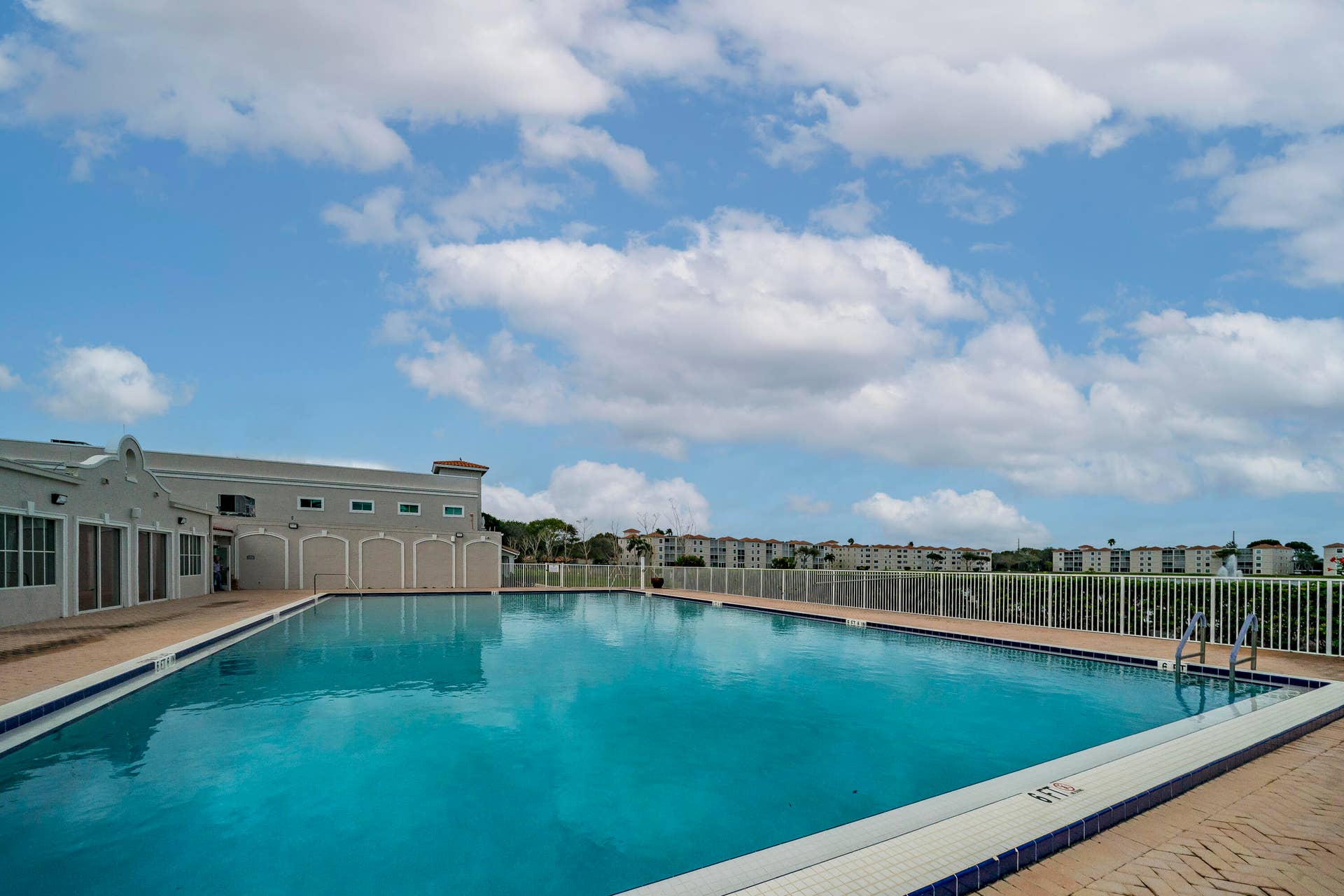 HP Club House_16