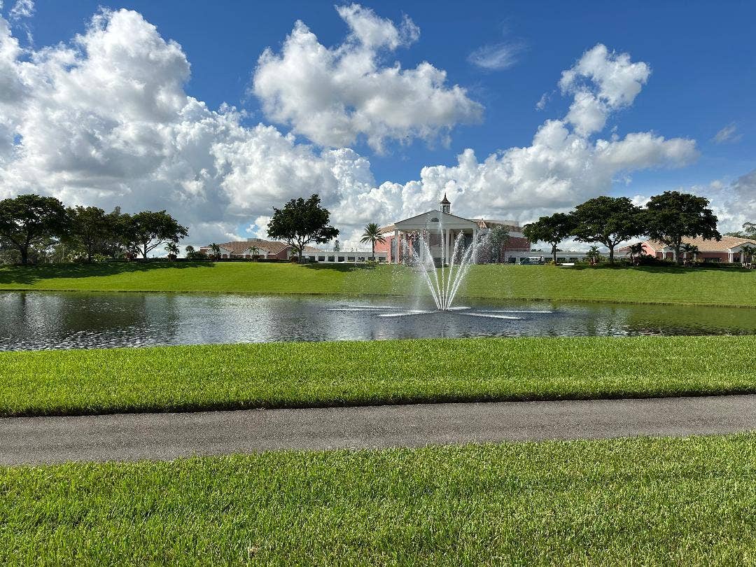 2023 Lyndhurst I, Deerfield Beach, FL 33442 clubhouse