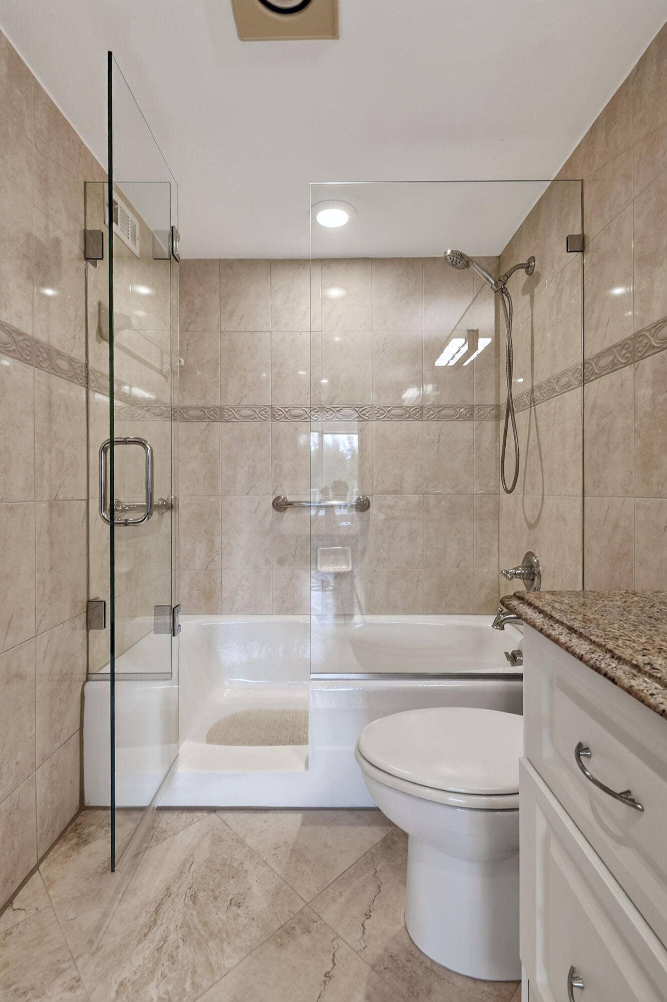 2774 S OCEAN Boulevard, #506, Palm Beach, FL 33480 2774SOceanBlvd#506(30)
