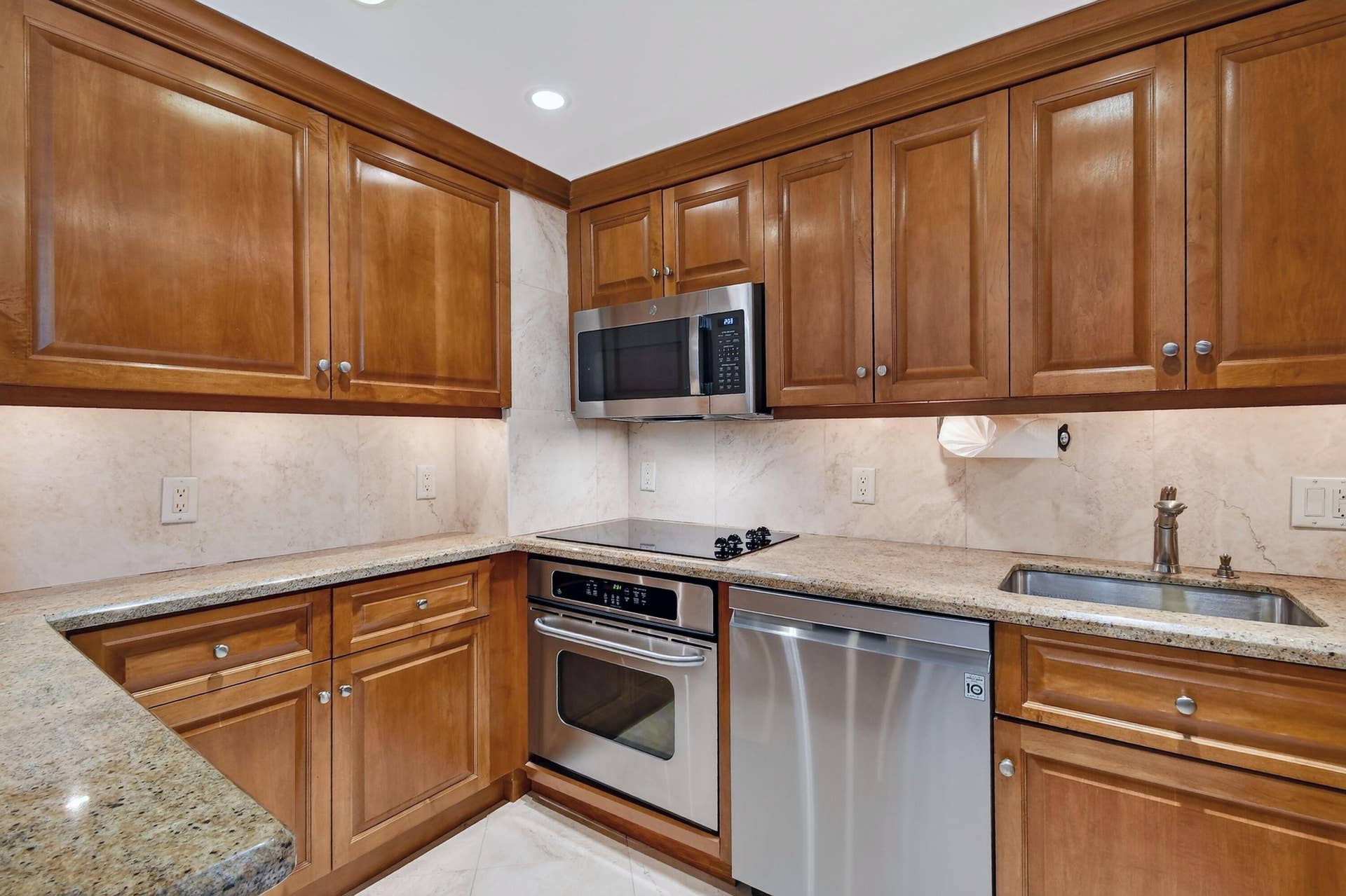 2774 S OCEAN Boulevard, #506, Palm Beach, FL 33480 2774SOceanBlvd#506(16)