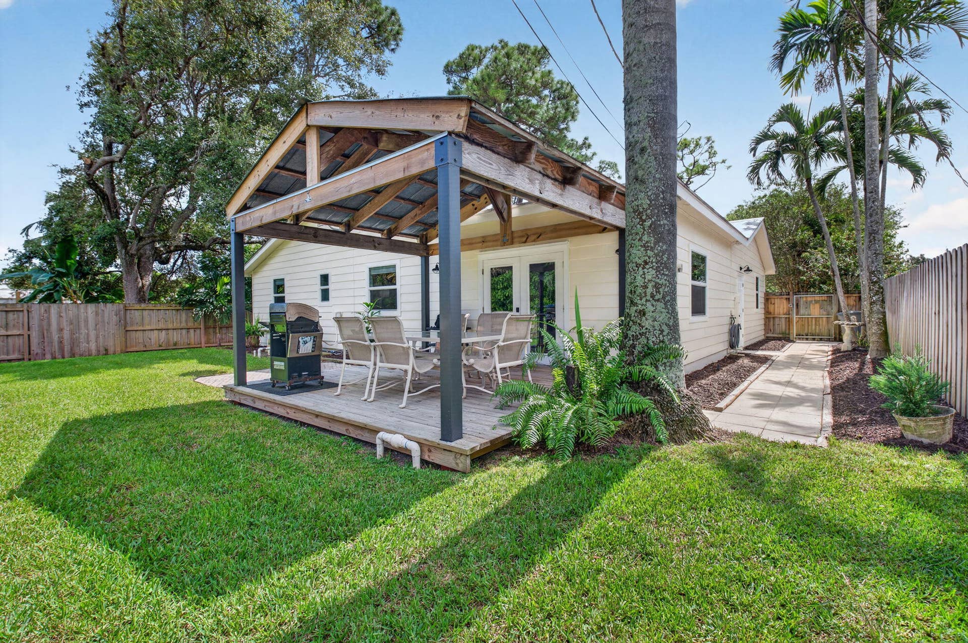4675 CANAL Drive, Lake Worth, FL 33463 31-web-or-mls-DSC_4002