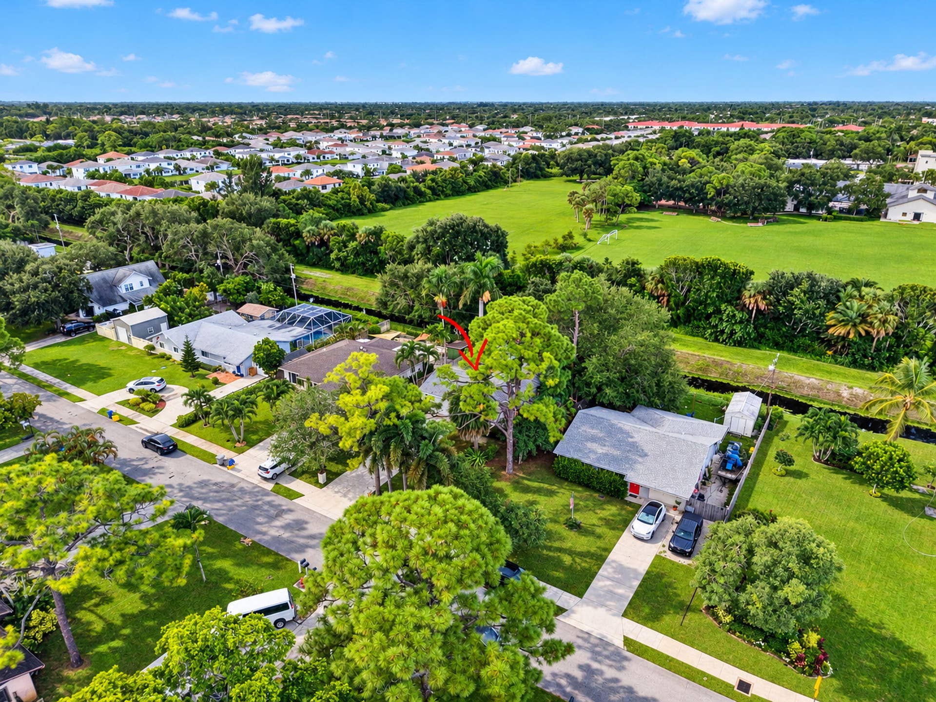 4675 CANAL Drive, Lake Worth, FL 33463 42-web-or-mls-DJI_20261007133229_0416_D