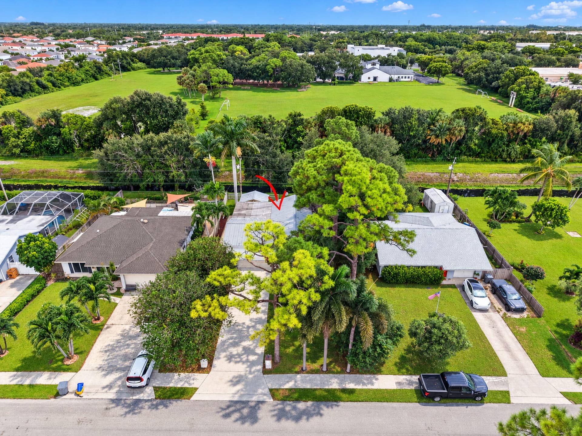 4675 CANAL Drive, Lake Worth, FL 33463 49-web-or-mls-DJI_20261007133402_0451_D