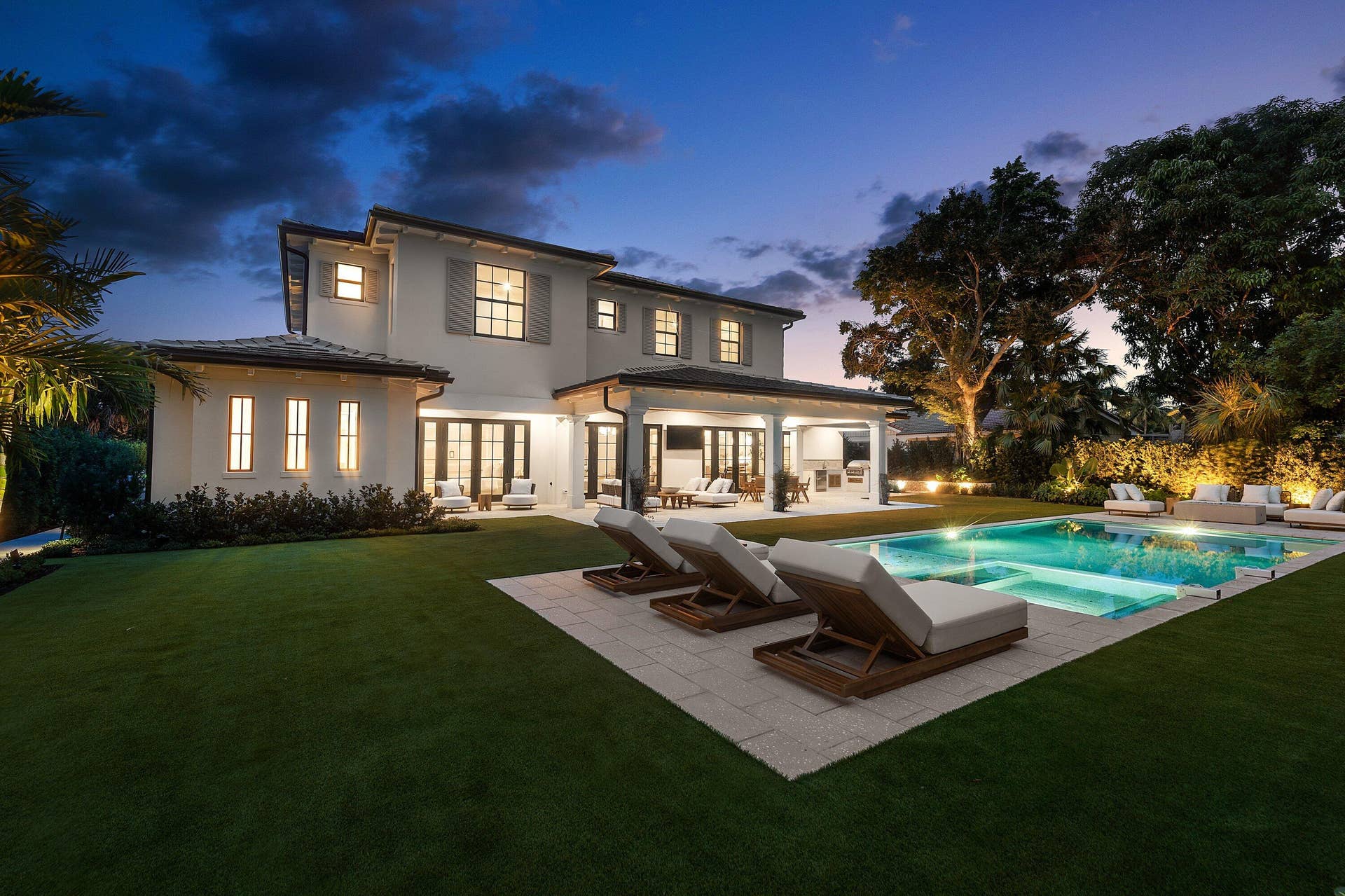 Exterior Rear 2 Twilight