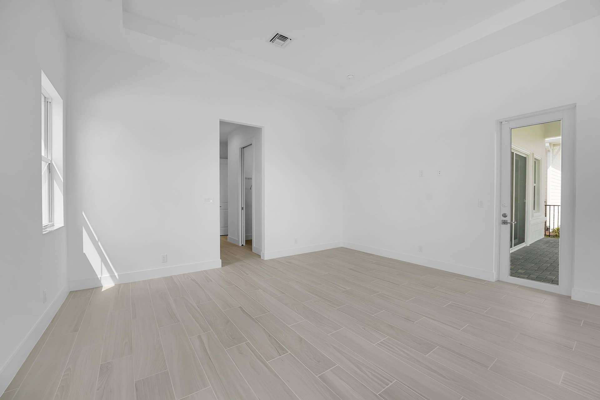 20_primary bedroom