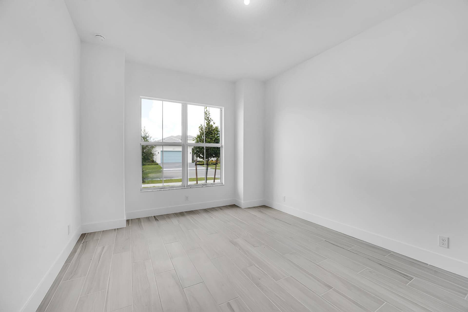 27_bedroom