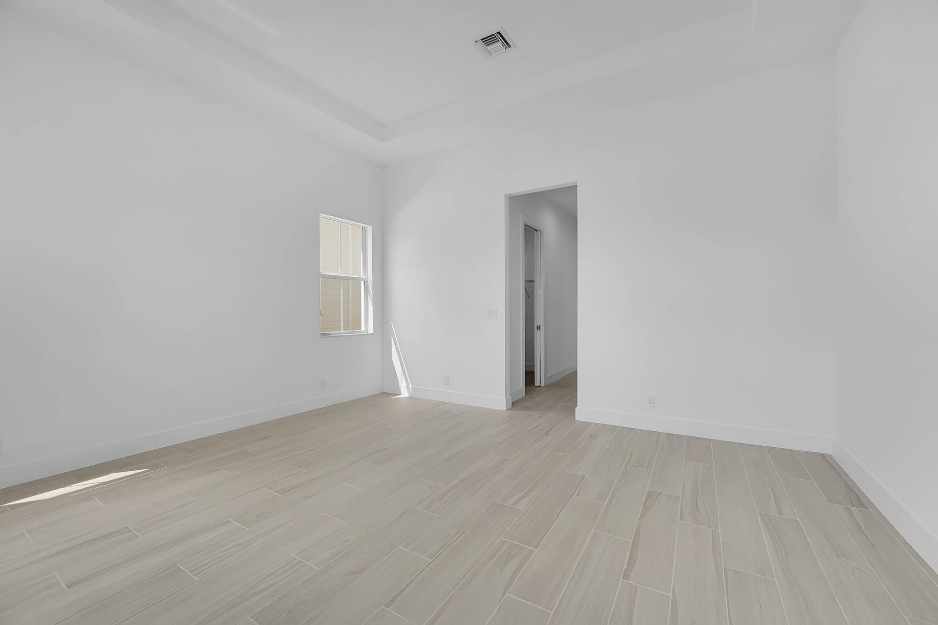 21_primary bedroom
