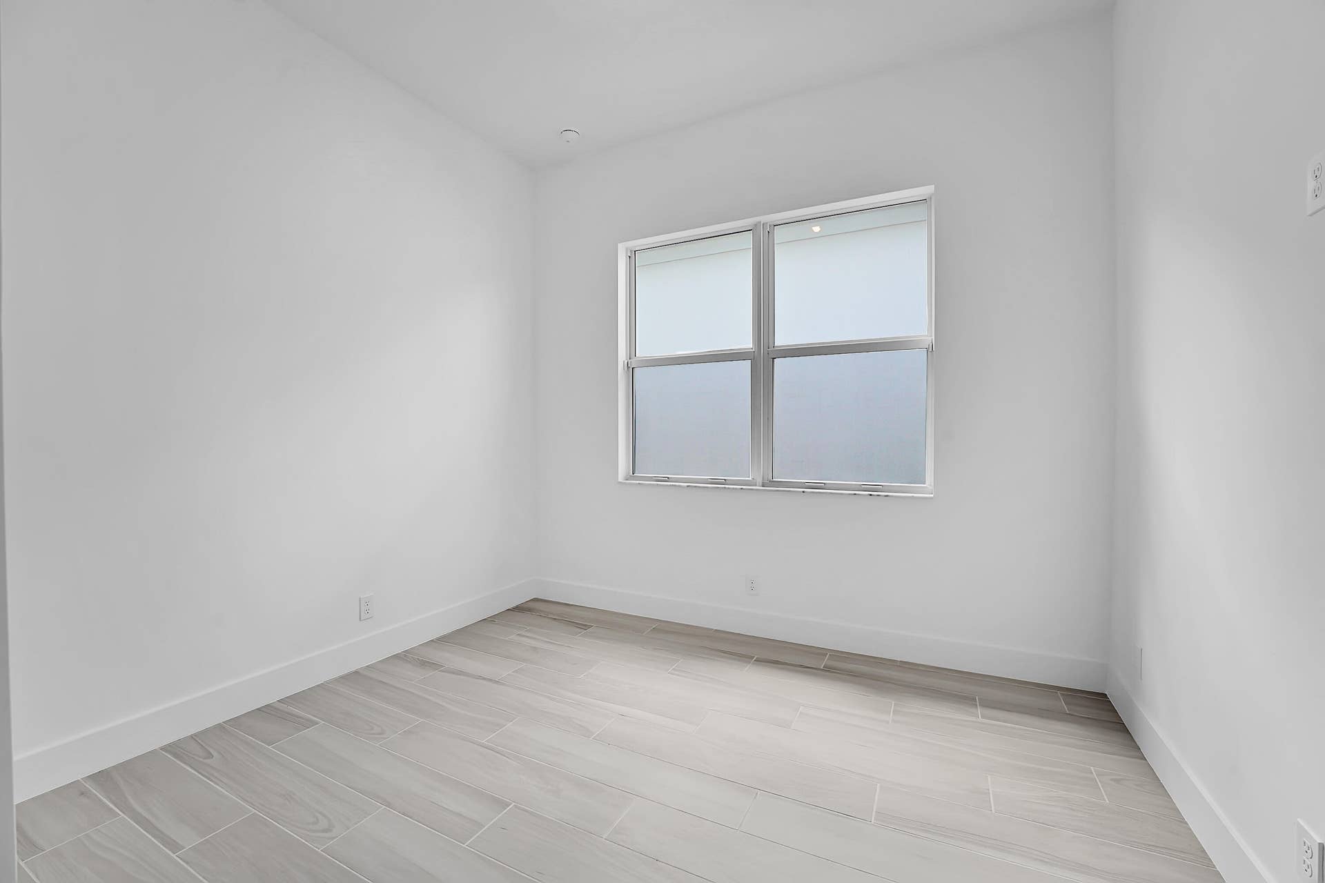 30_bedroom